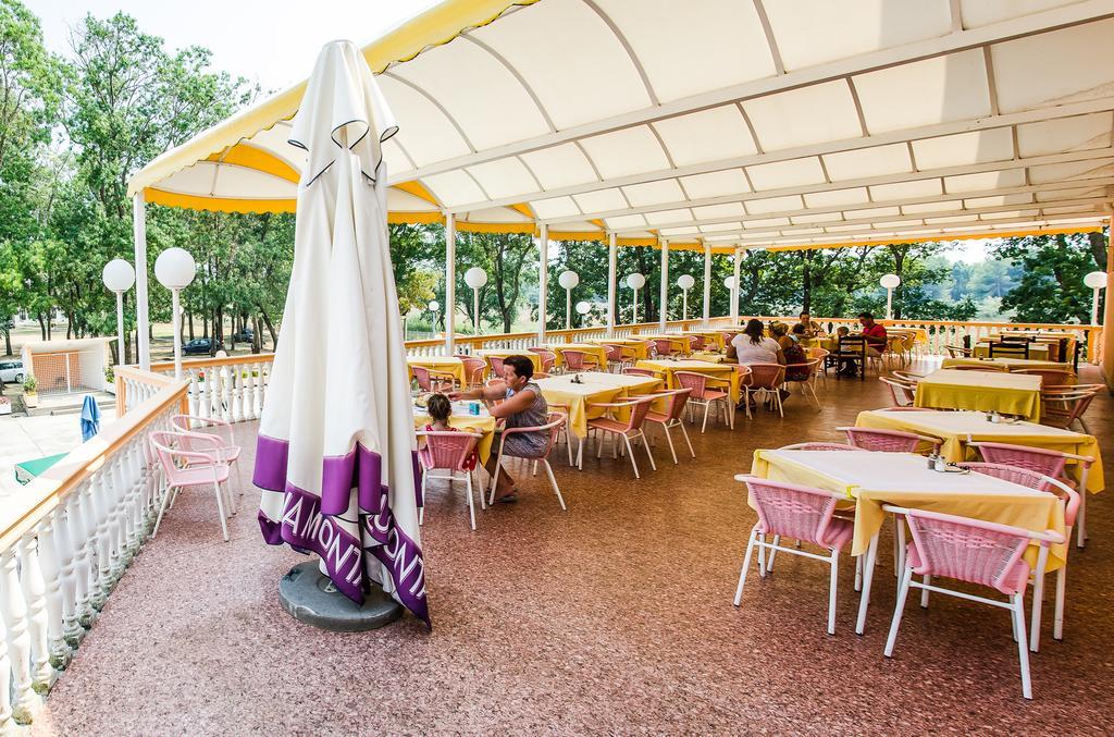 Htp Velika Plaza Ulcinj Otel Oda fotoğraf