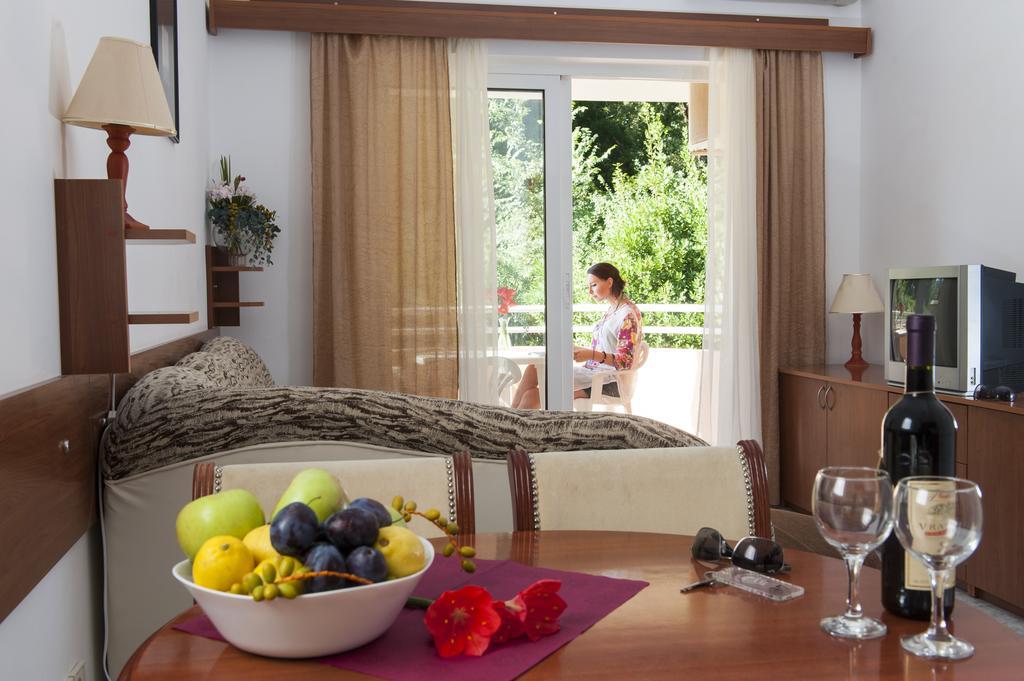 Htp Velika Plaza Ulcinj Otel Oda fotoğraf